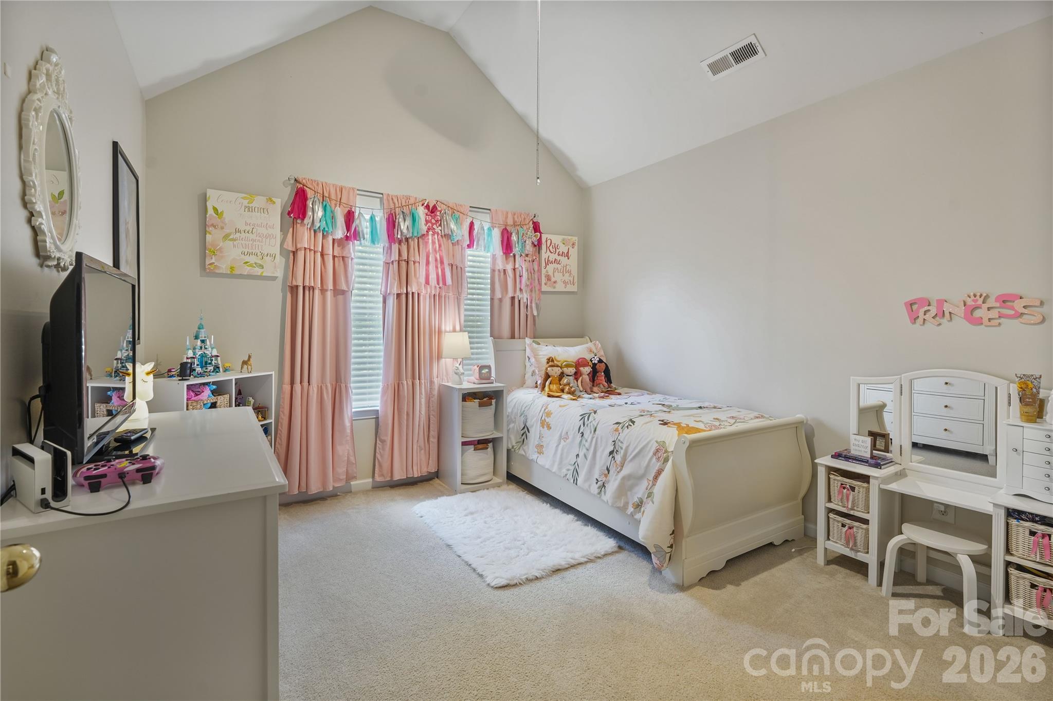 190 Almora Loop Property Photo 29