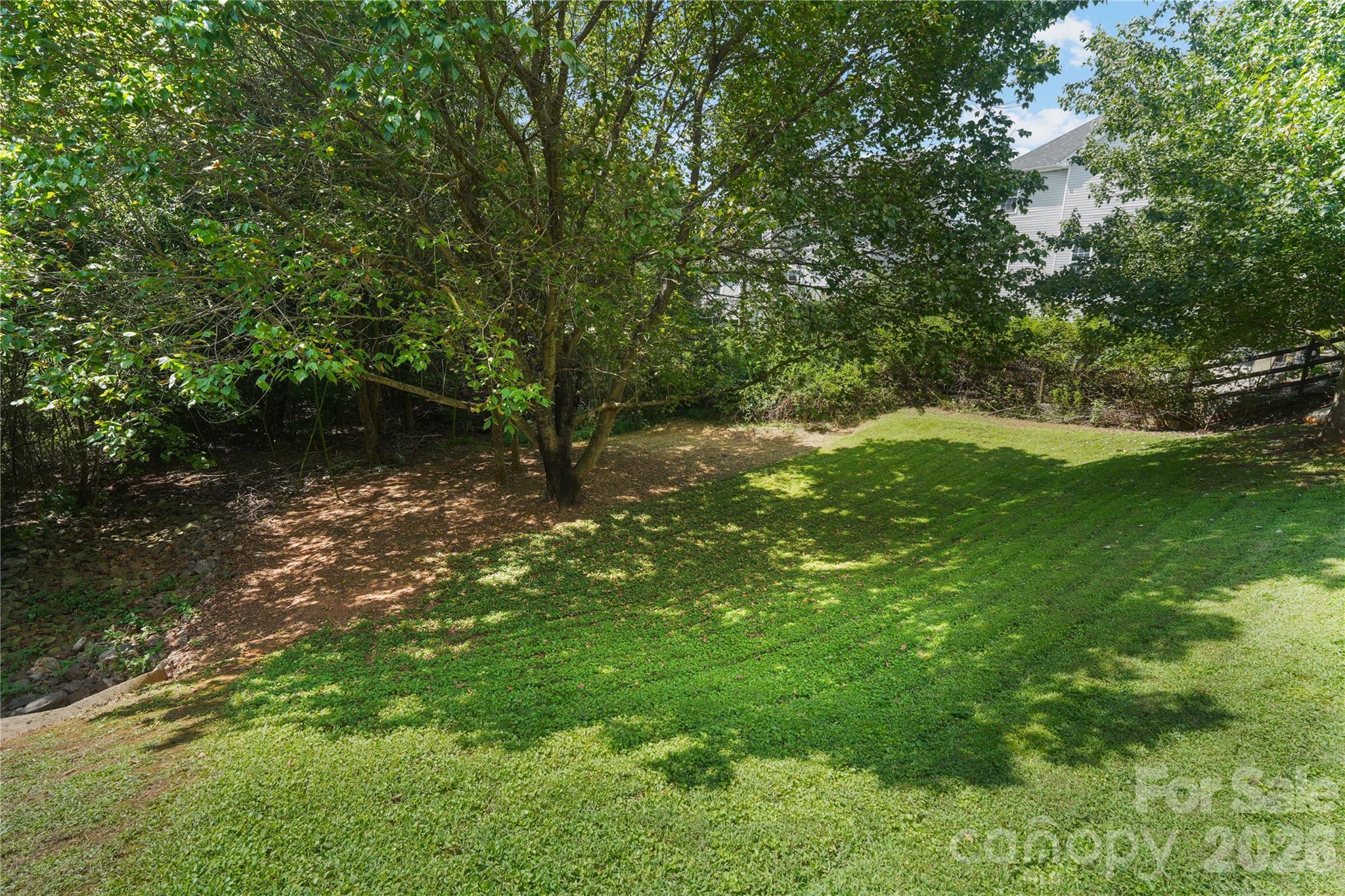 190 Almora Loop Property Photo 36