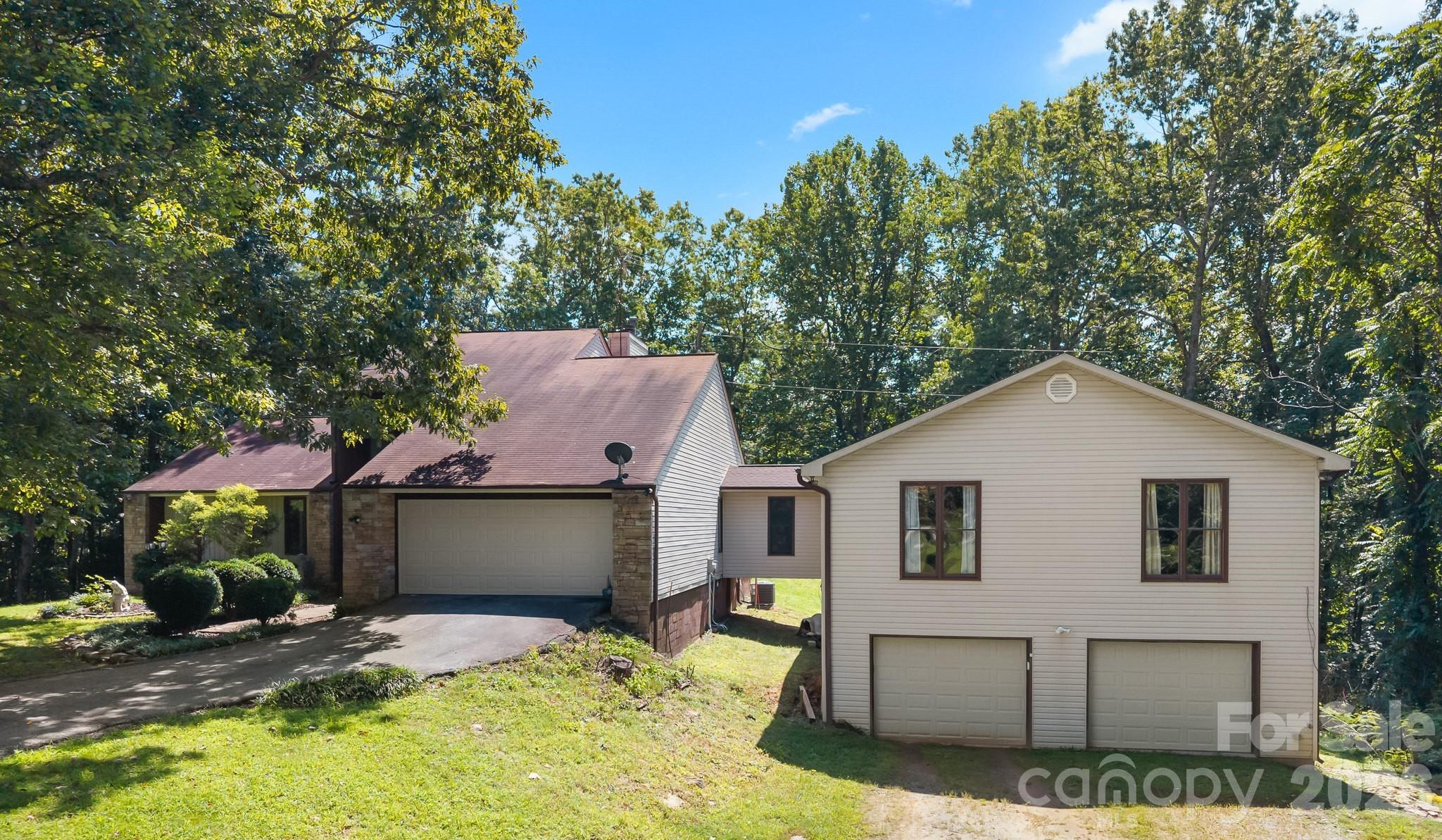 40 Country Bear Lane Property Photo 1
