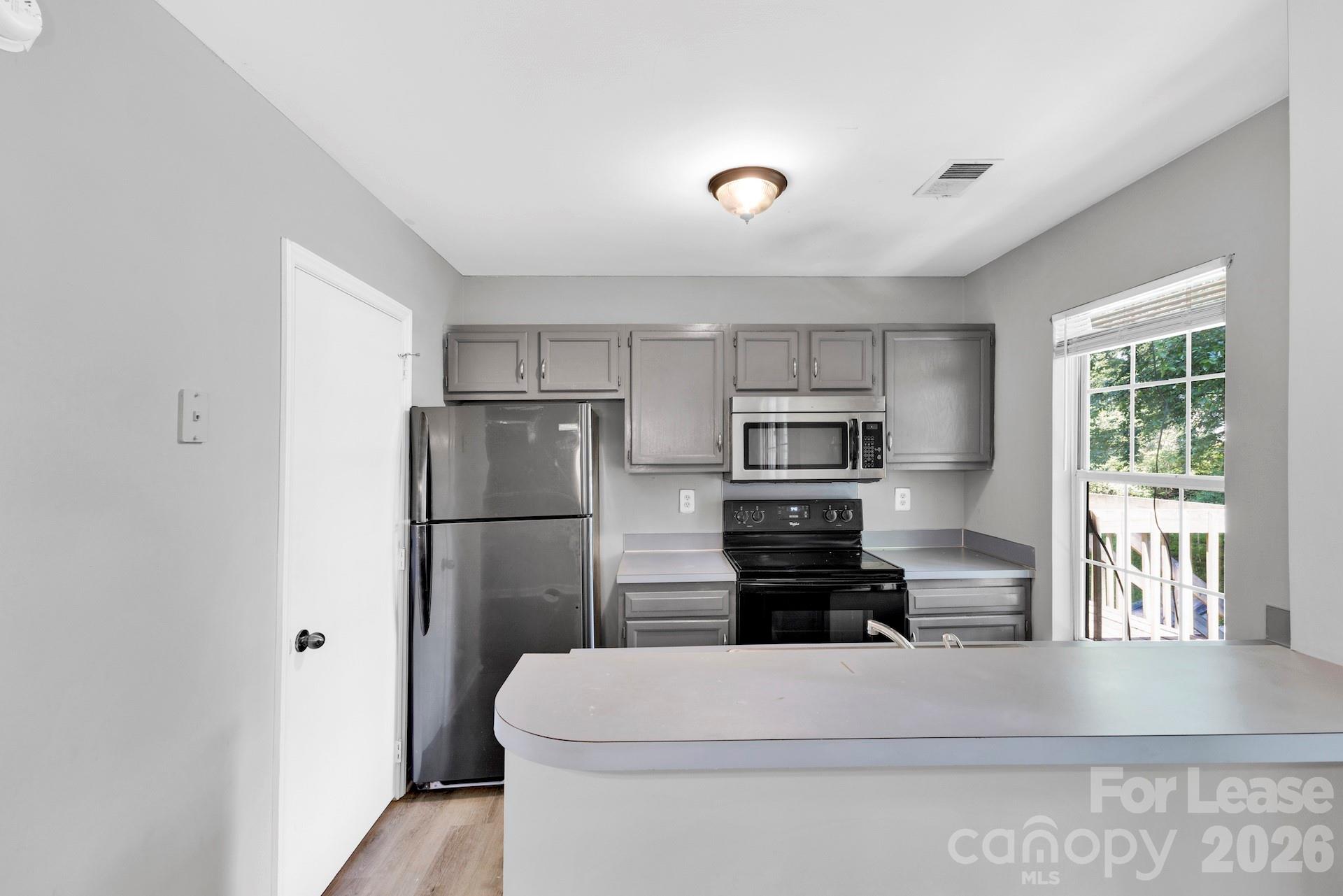 6315 Windsor Gate Lane Property Photo 2