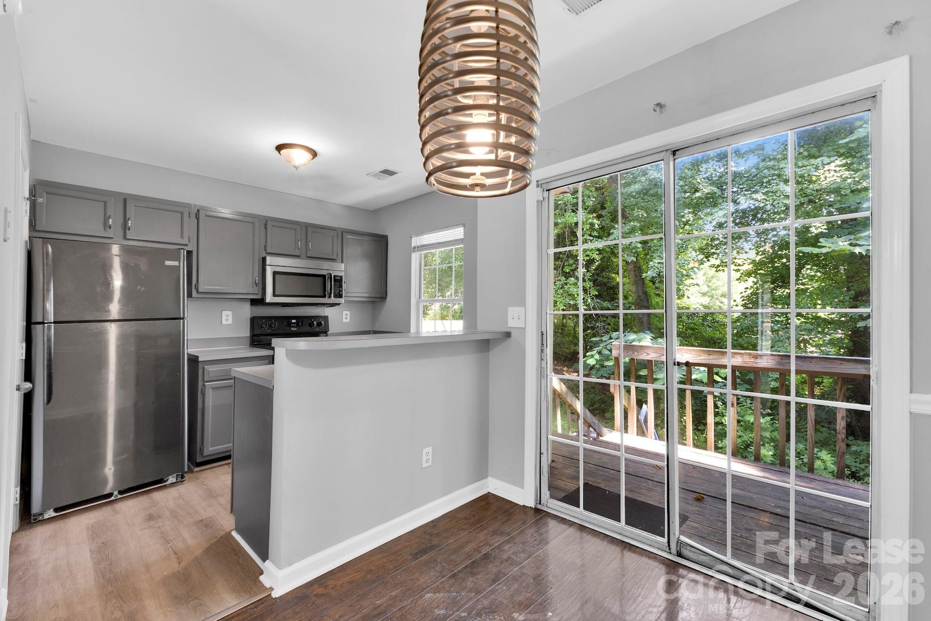 6315 Windsor Gate Lane Property Photo 4