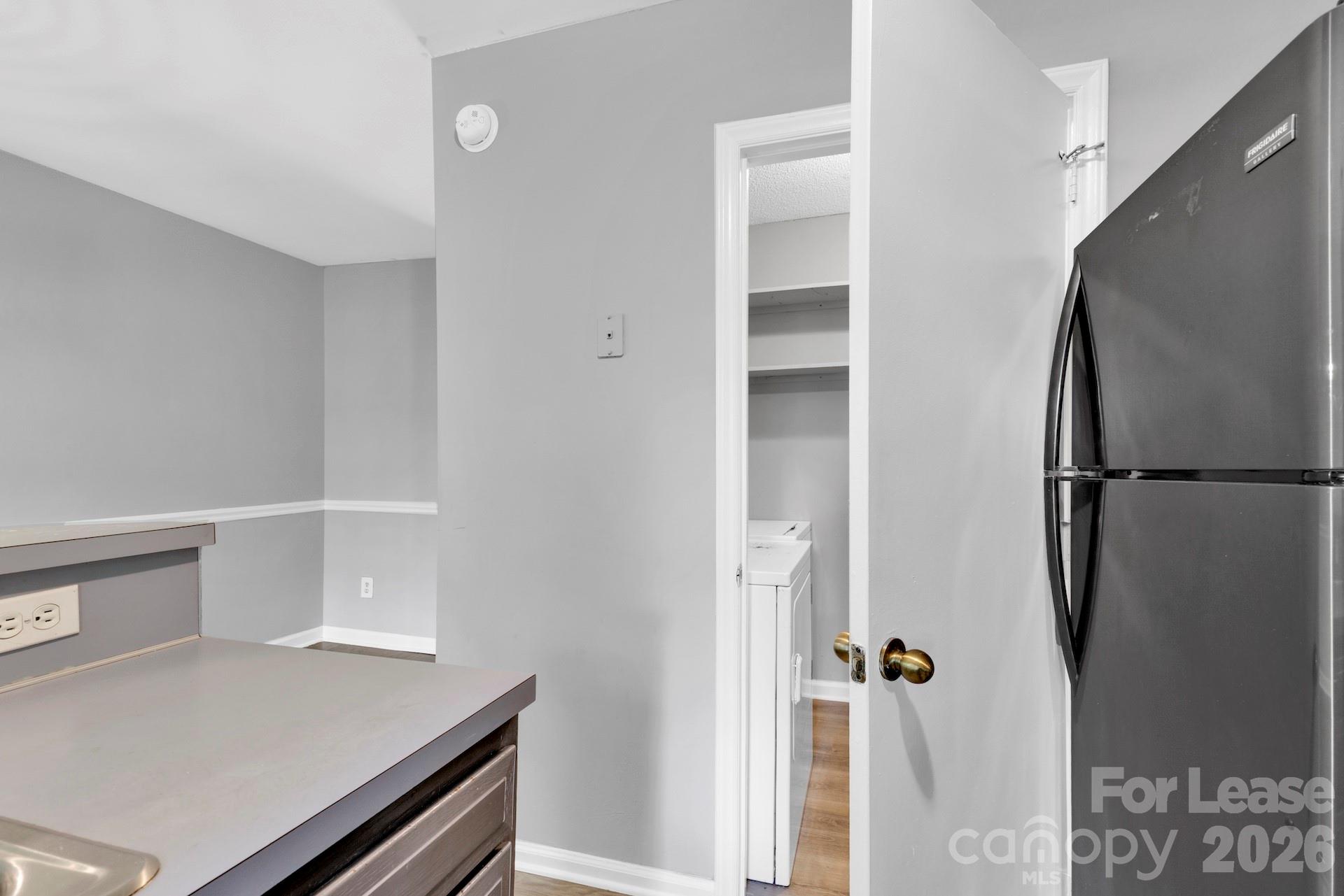6315 Windsor Gate Lane Property Photo 5