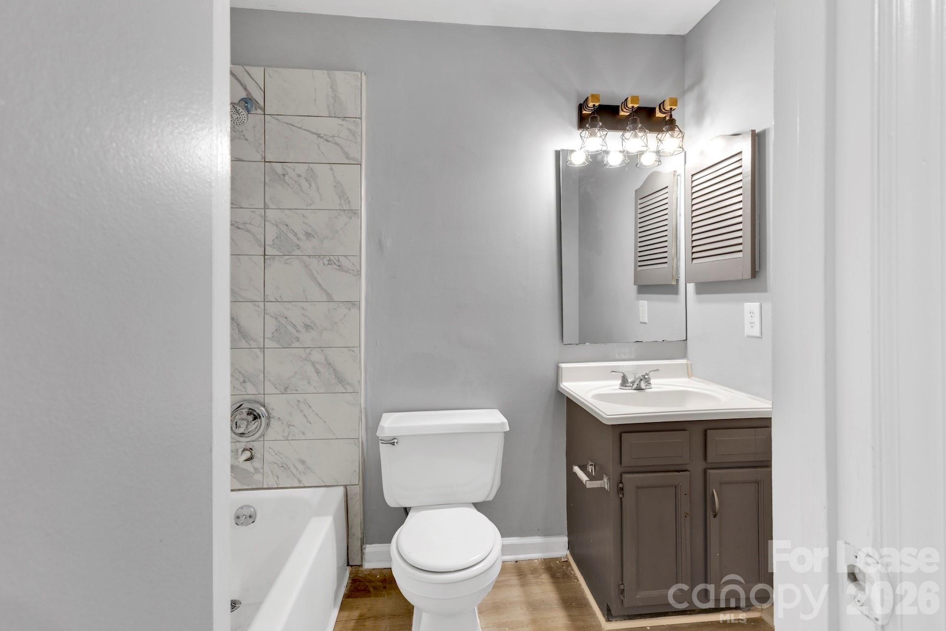6315 Windsor Gate Lane Property Photo 14