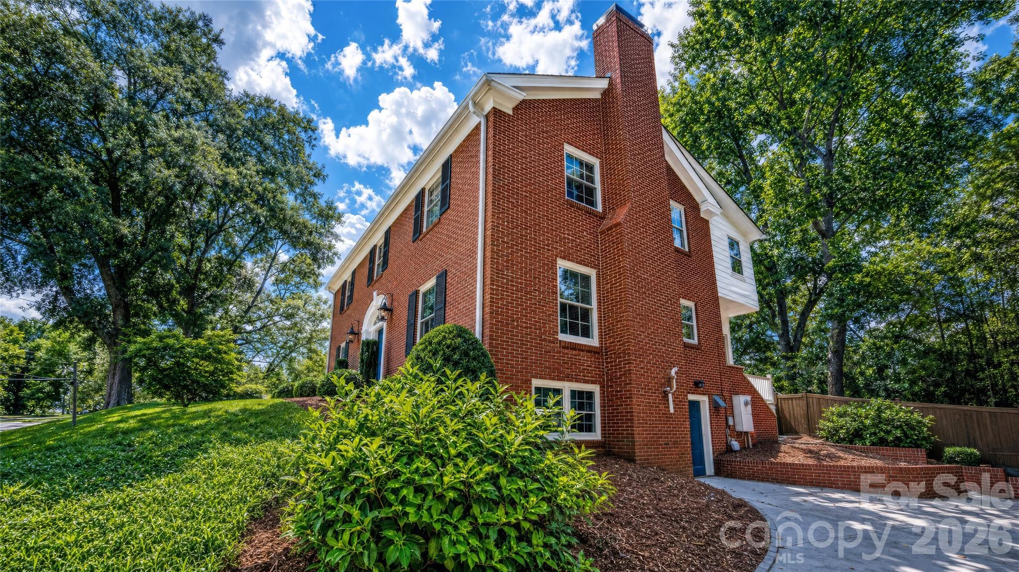 105 Montrose Street Property Photo 2