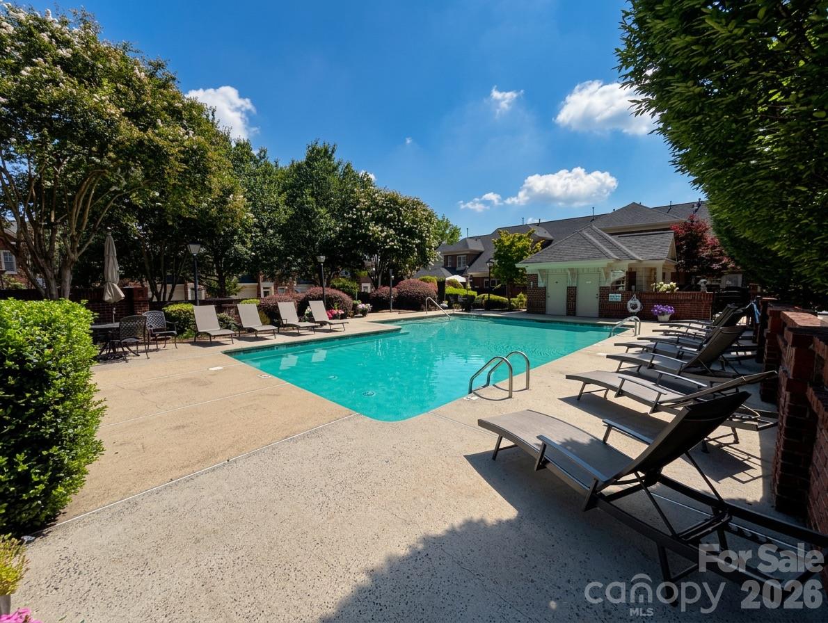 968 Park Slope Drive Property Photo 15