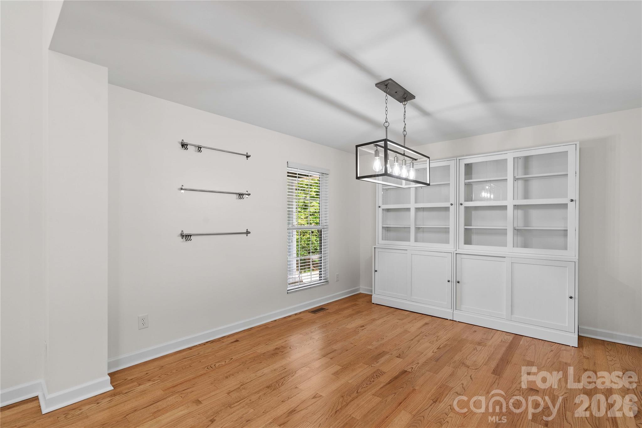 5020 Fox Hollow Drive Property Photo 5