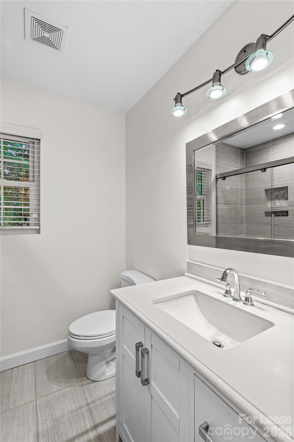 5020 Fox Hollow Drive Property Photo 11