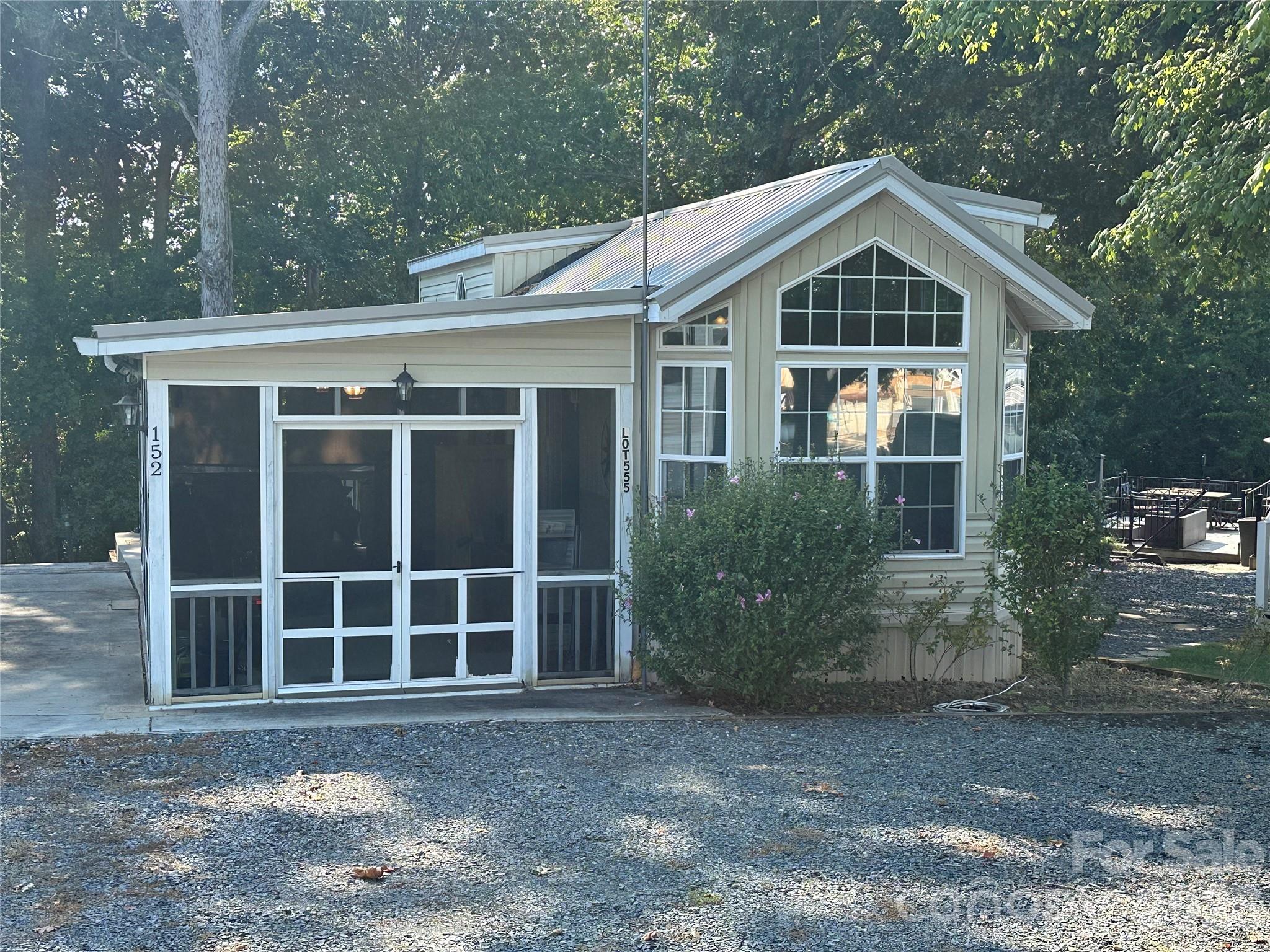 152 Cardinal Drive Property Photo 1