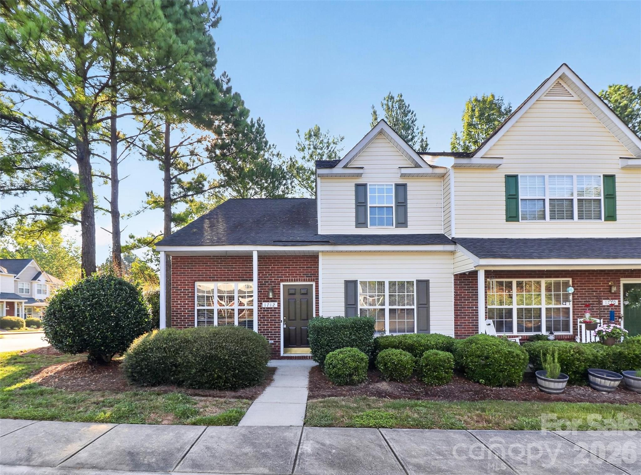 1712 Pergola Place