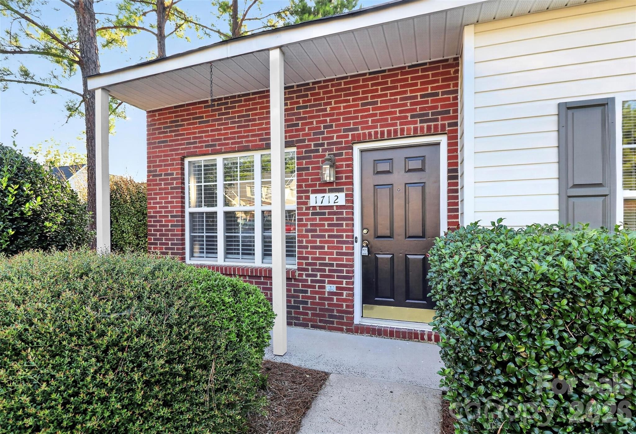 1712 Pergola Place Property Photo 3