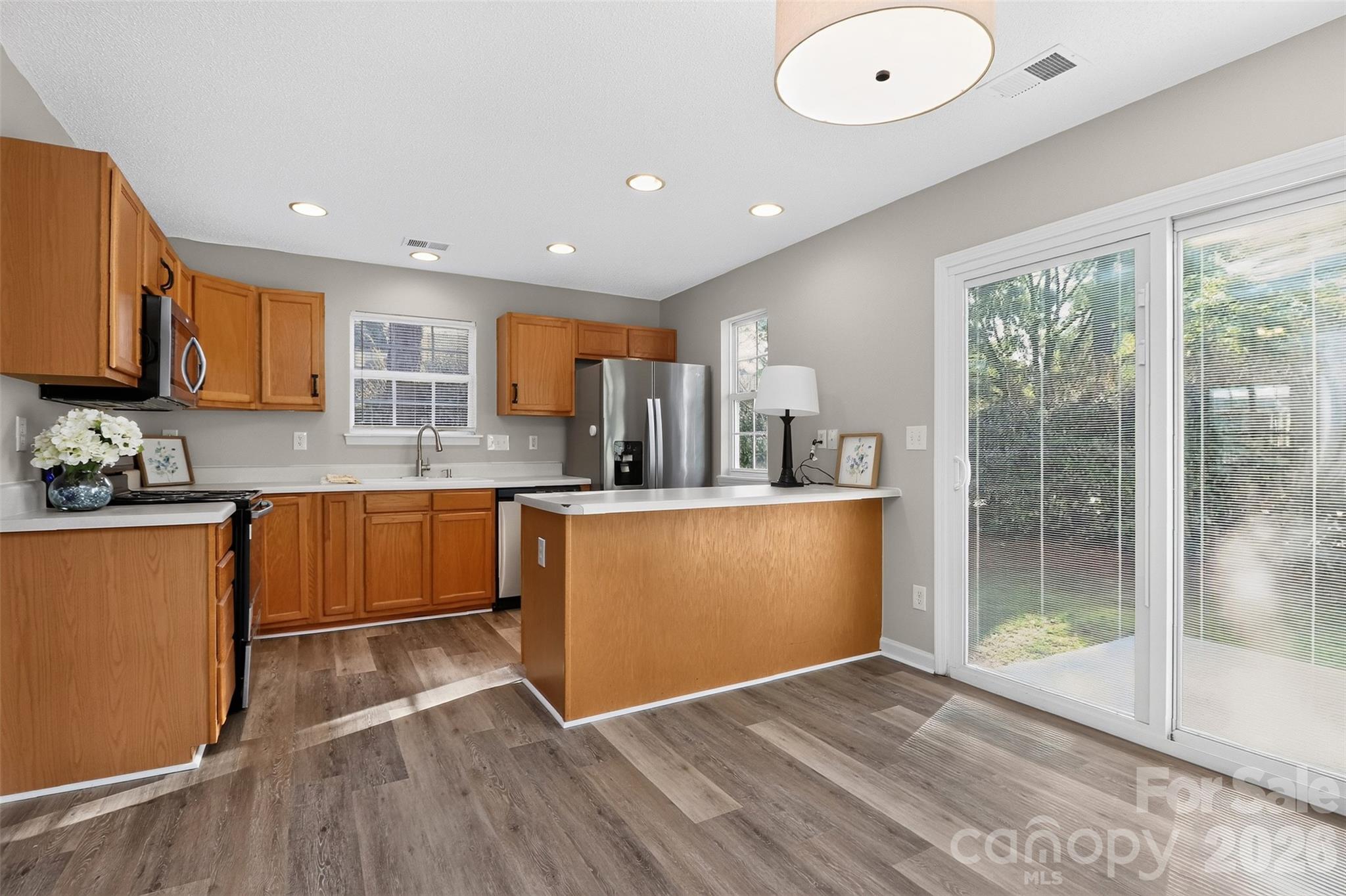 1712 Pergola Place Property Photo 8