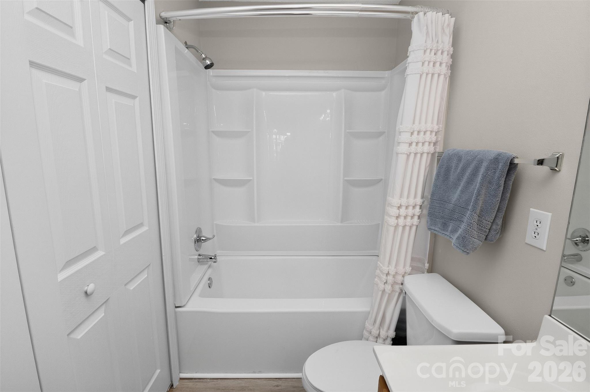 1712 Pergola Place Property Photo 17