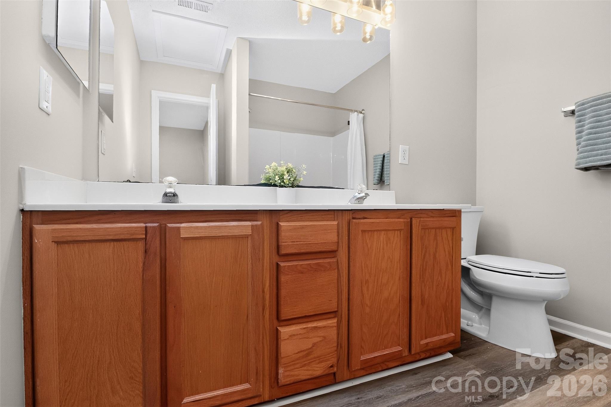1712 Pergola Place Property Photo 22