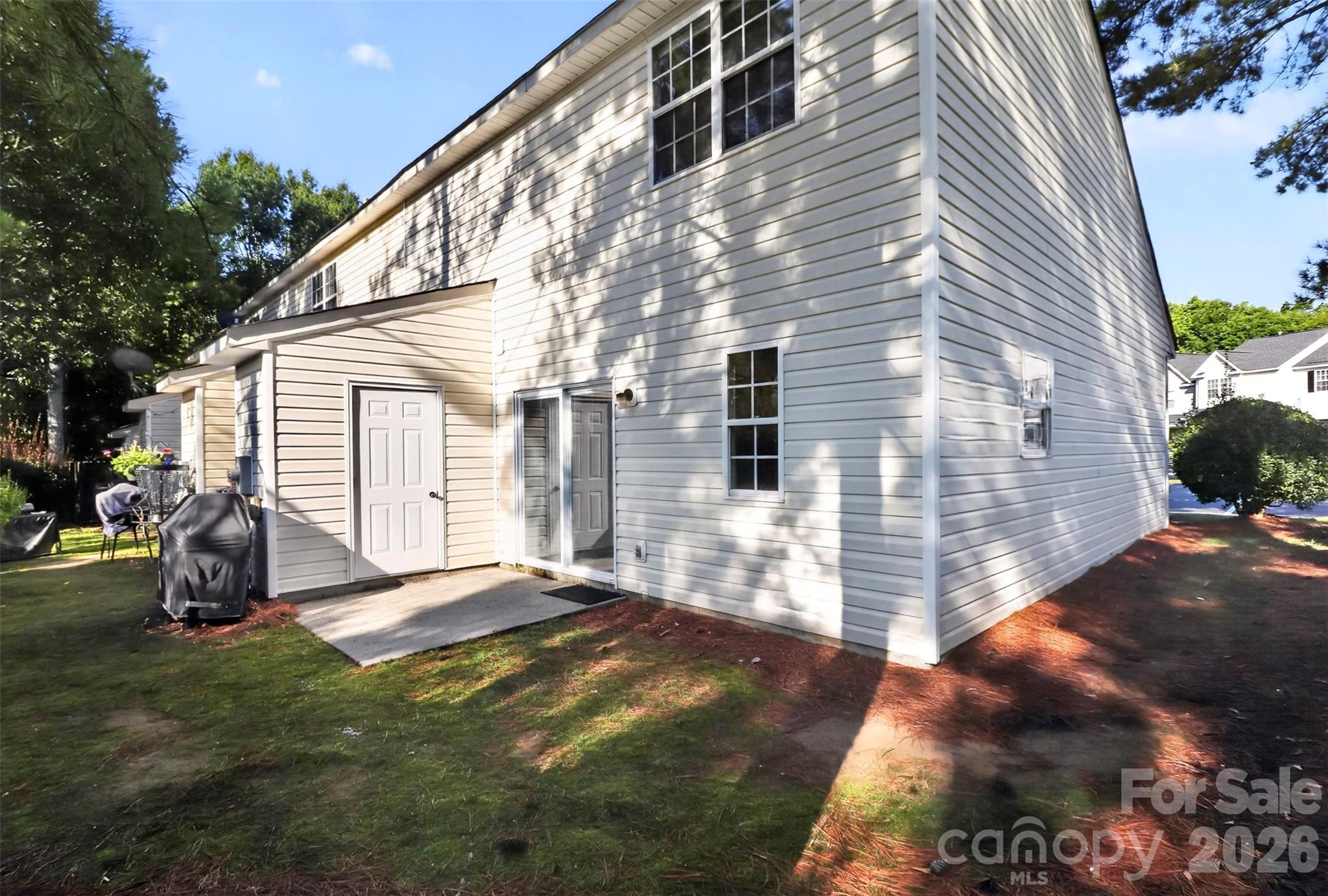 1712 Pergola Place Property Photo 27