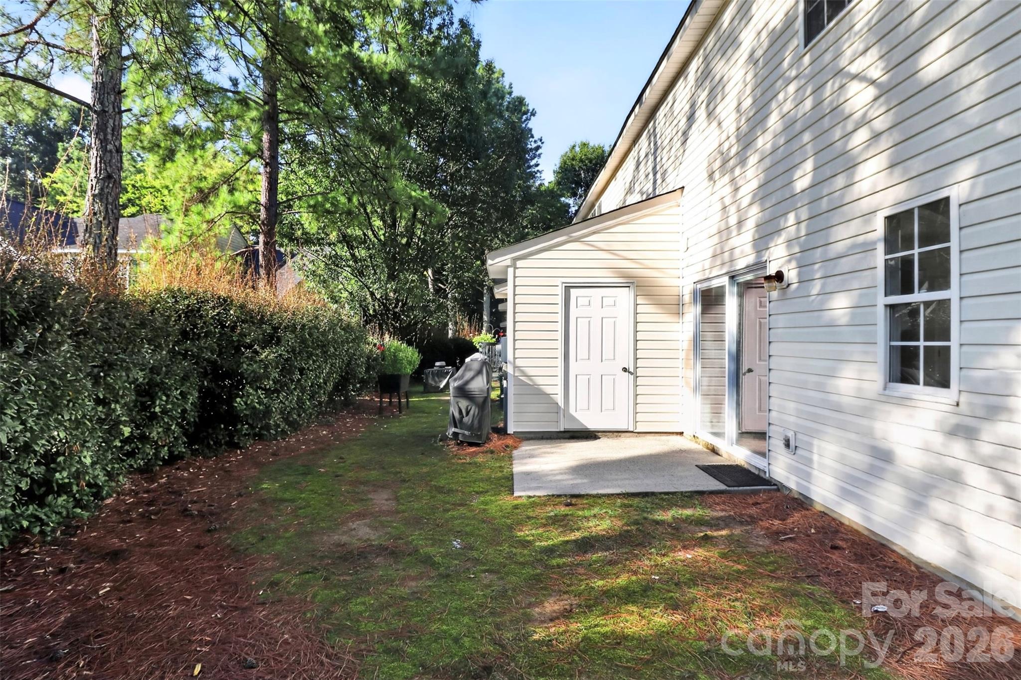 1712 Pergola Place Property Photo 28