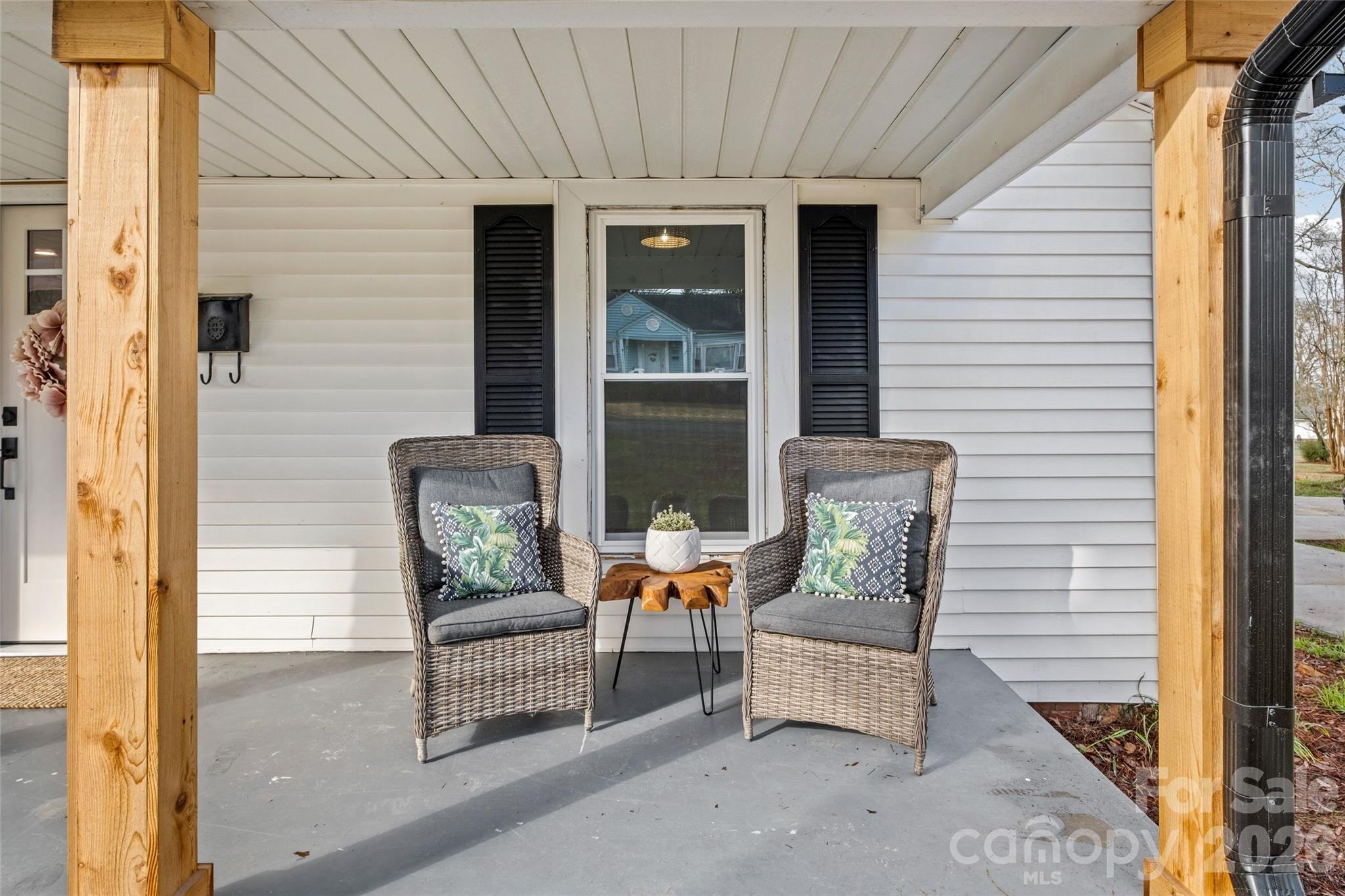 691 Gibson Drive Property Photo 2
