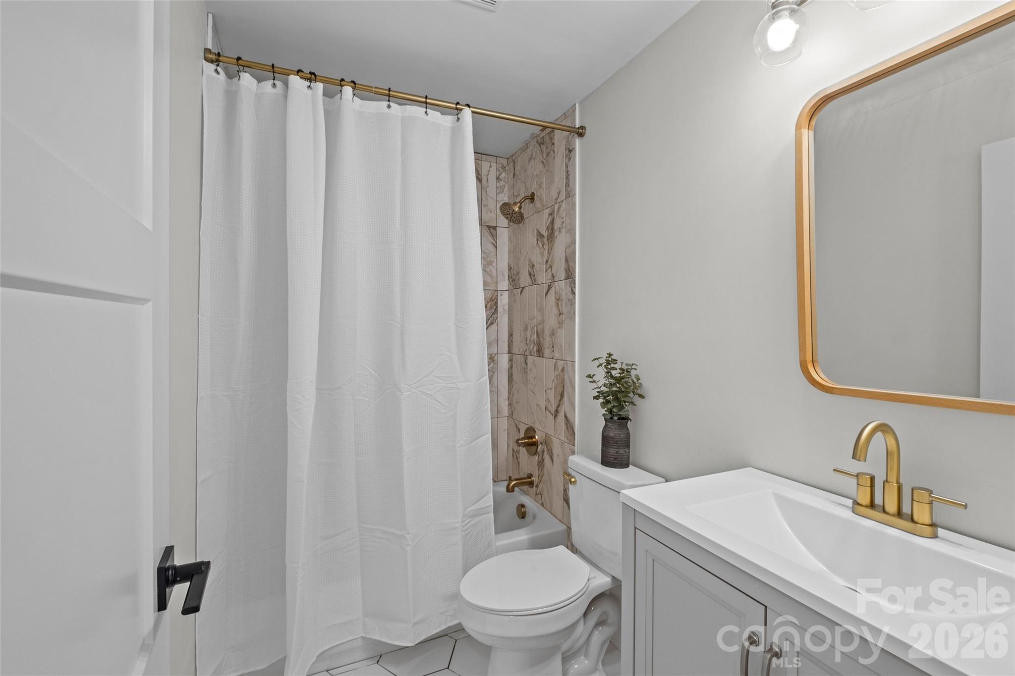 691 Gibson Drive Property Photo 6