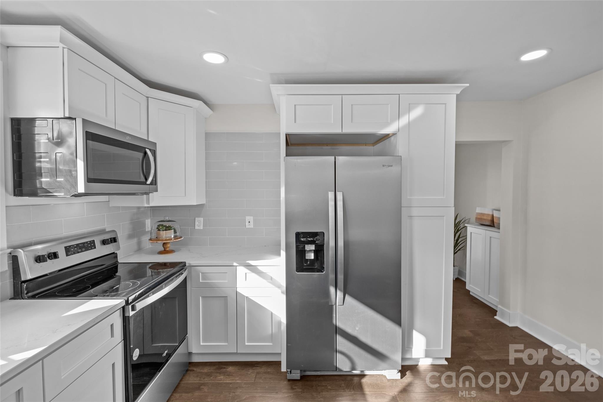 691 Gibson Drive Property Photo 12