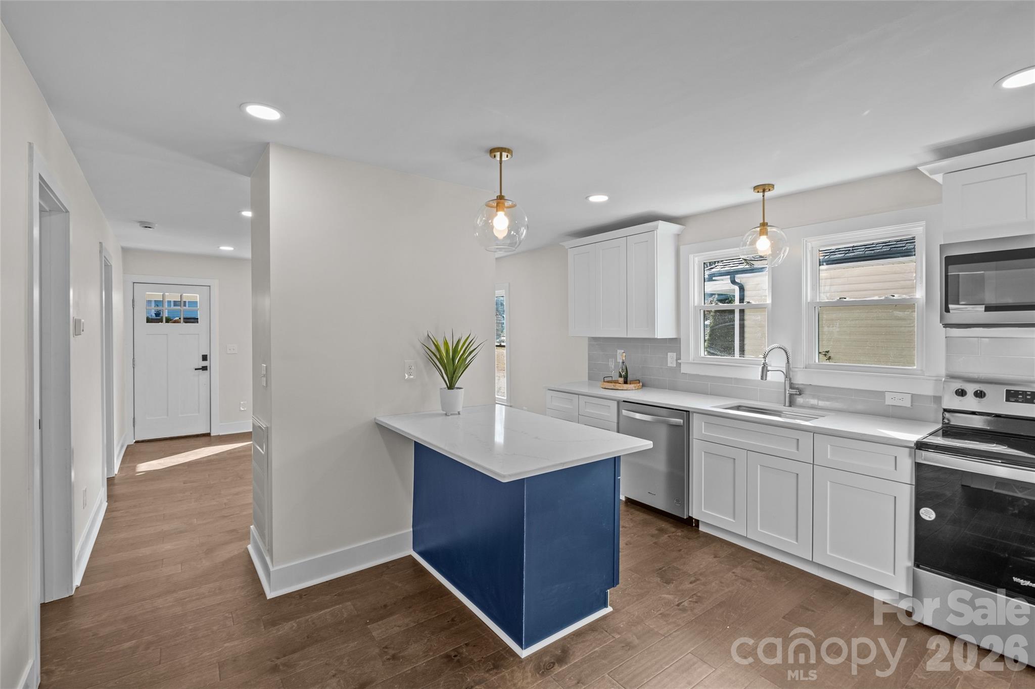 691 Gibson Drive Property Photo 15
