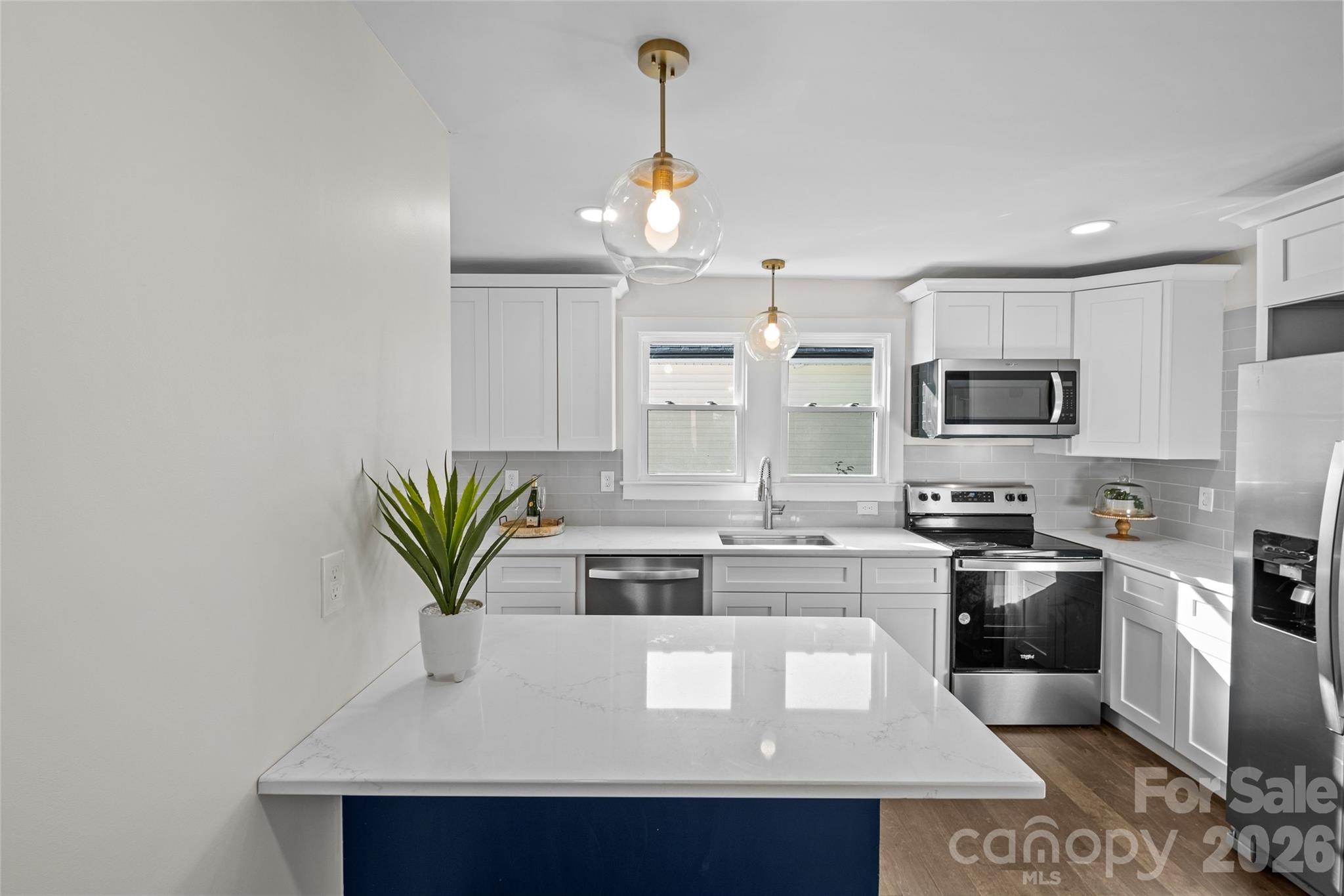 691 Gibson Drive Property Photo 16