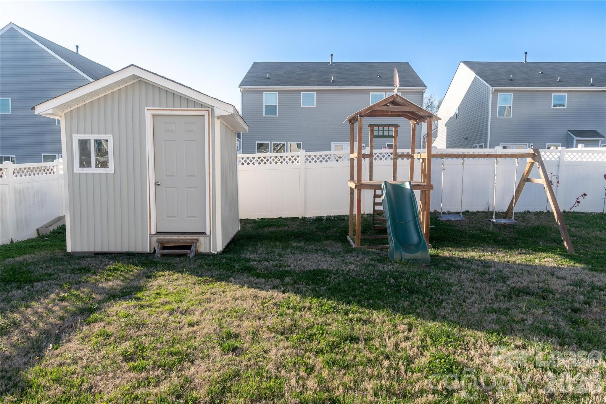 4320 Staffordshire Lane Property Photo 3