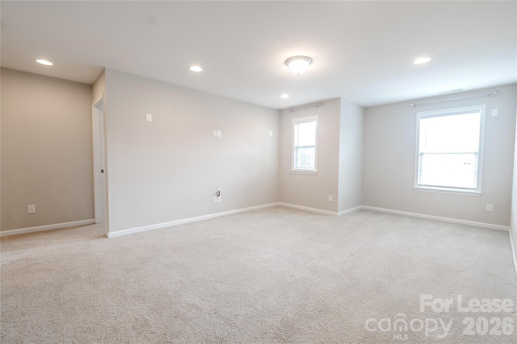 4320 Staffordshire Lane Property Photo 7