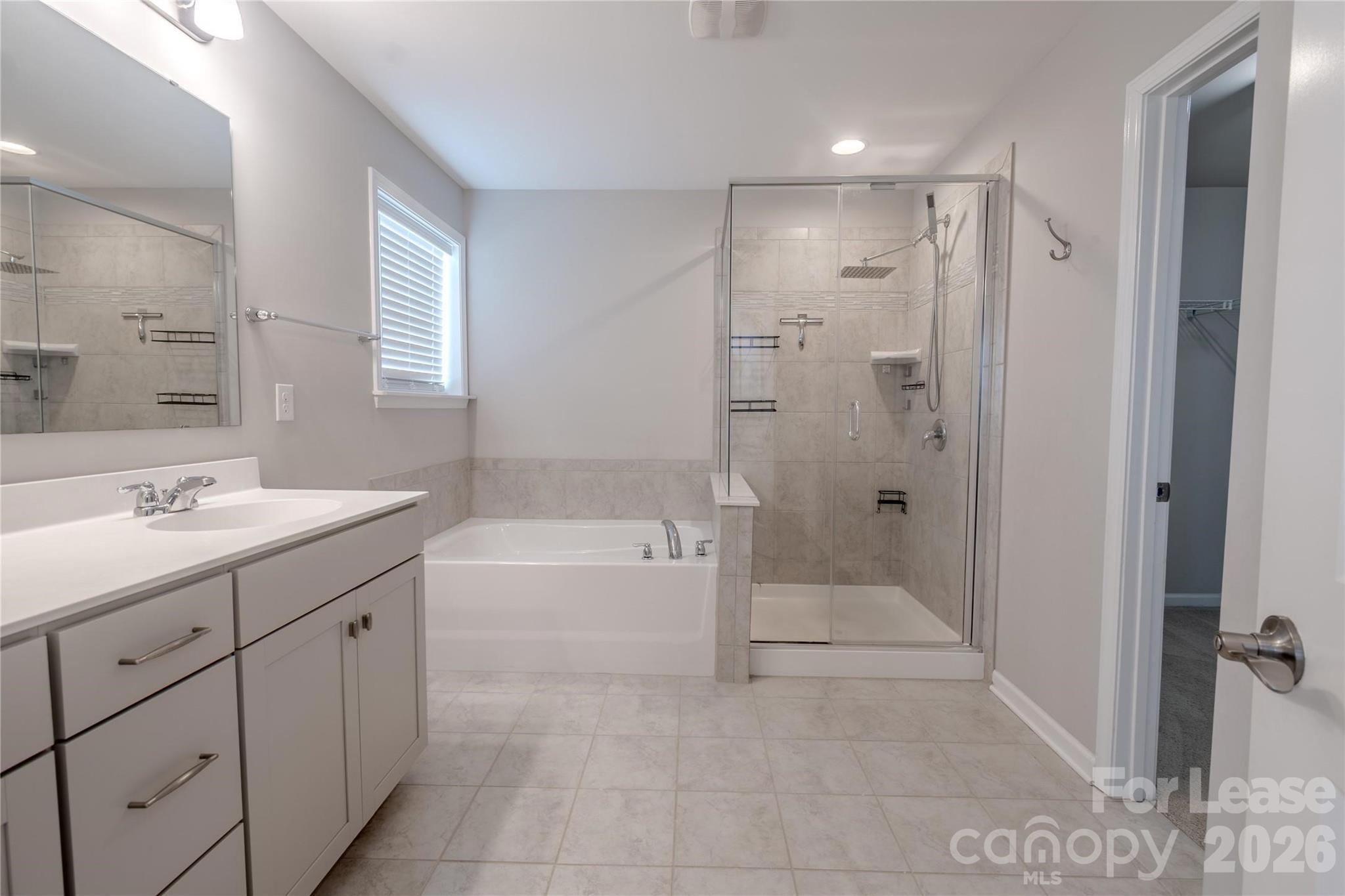 4320 Staffordshire Lane Property Photo 9