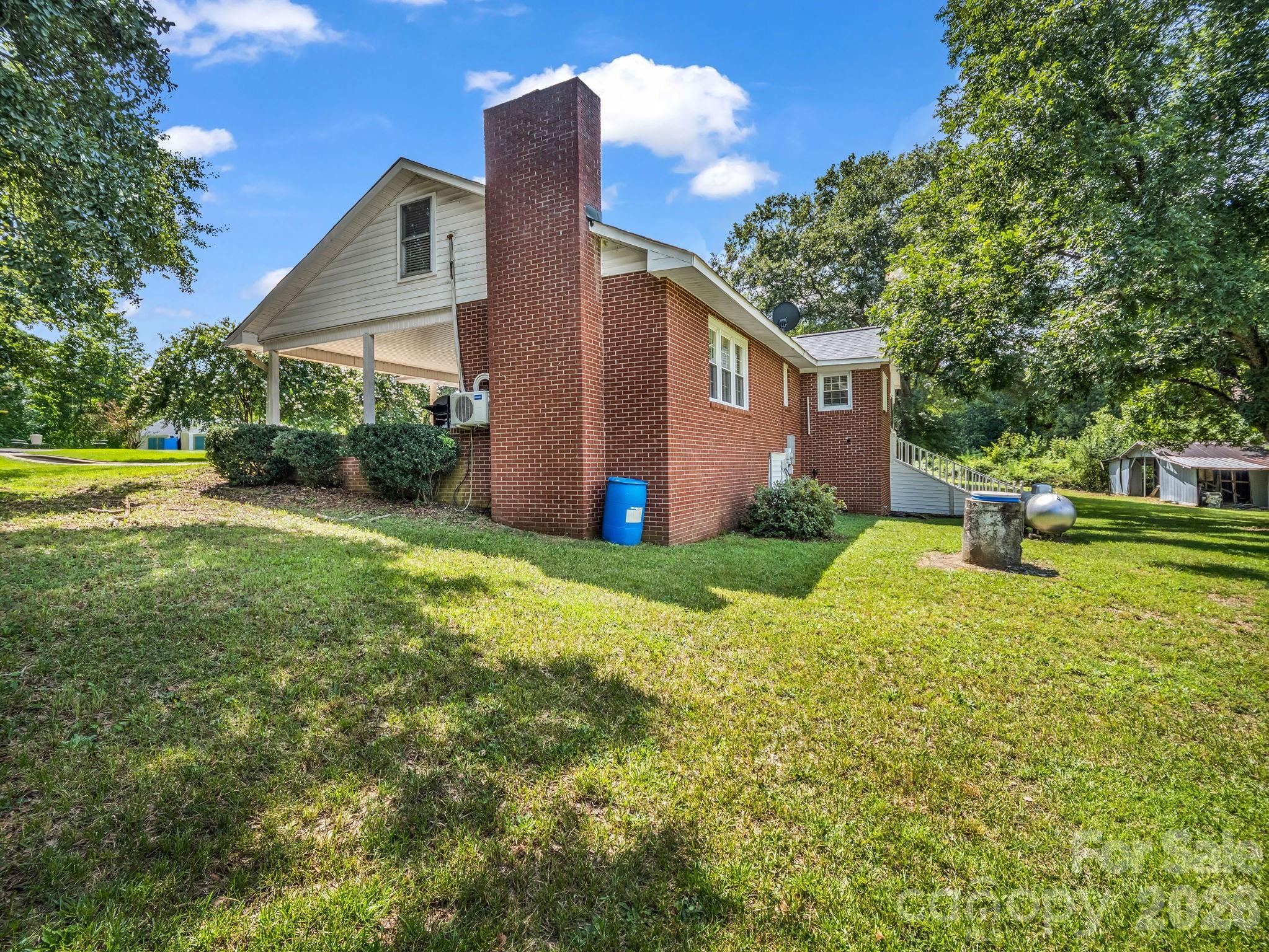 1544 Old Us 221a Highway Property Photo 2
