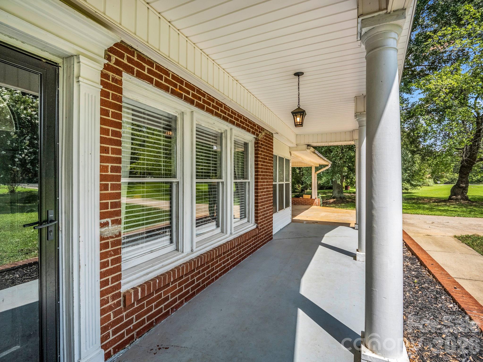 1544 Old Us 221a Highway Property Photo 6