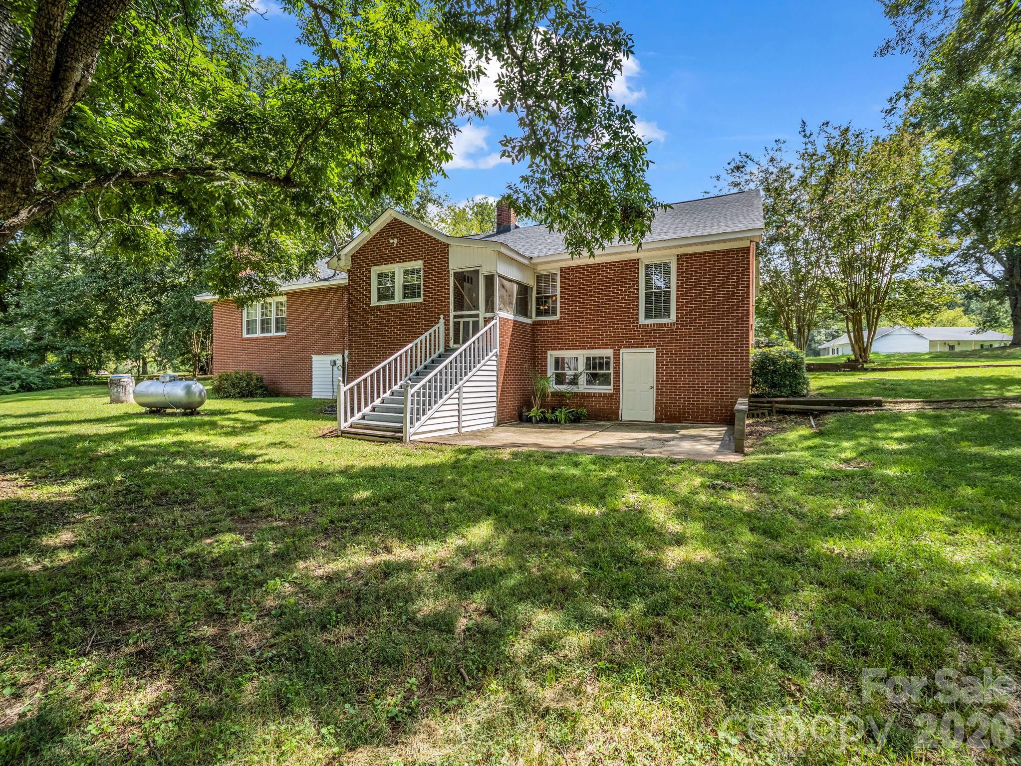 1544 Old Us 221a Highway Property Photo 32