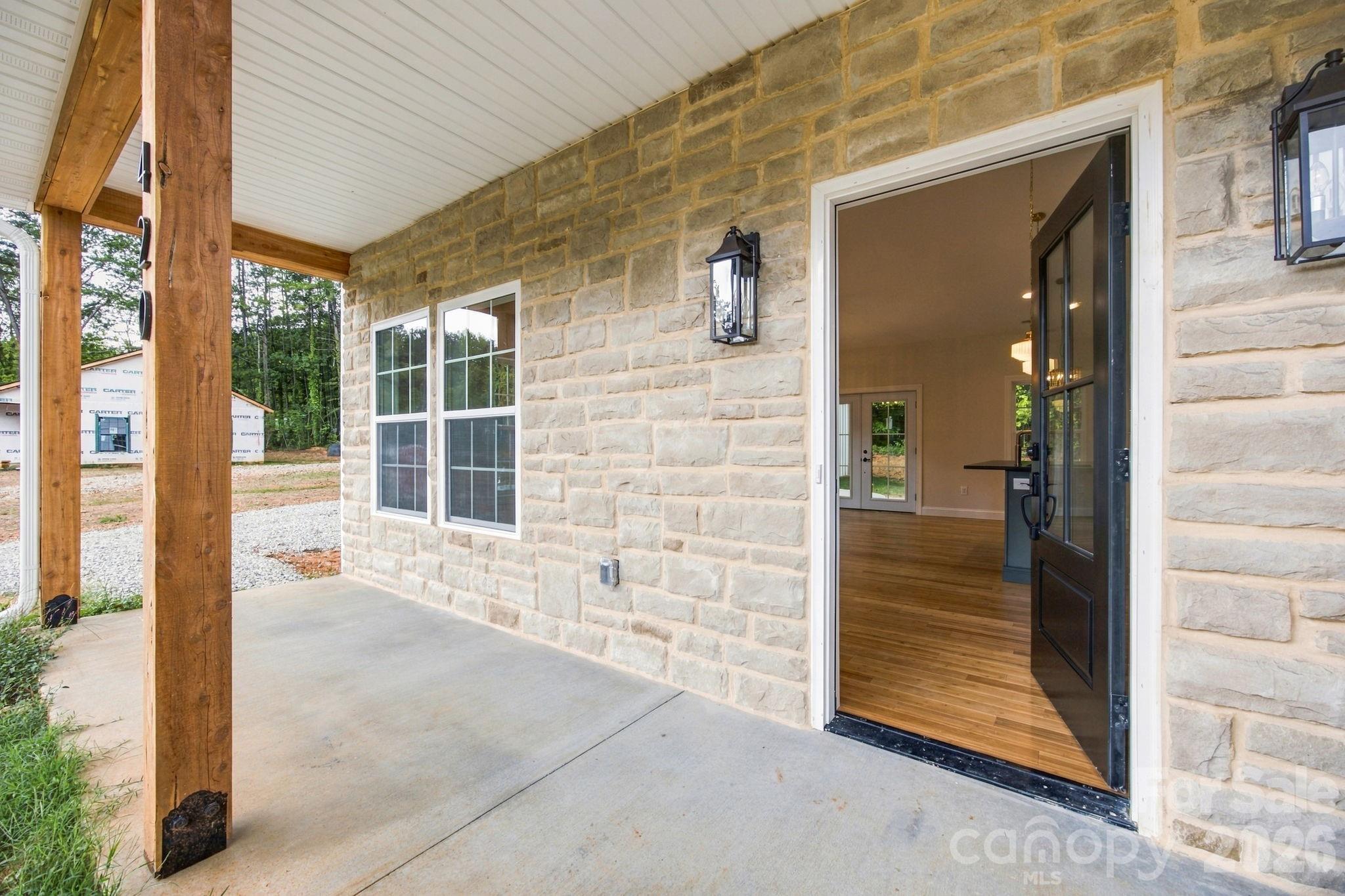 420 Old Wood Lane Property Photo 3