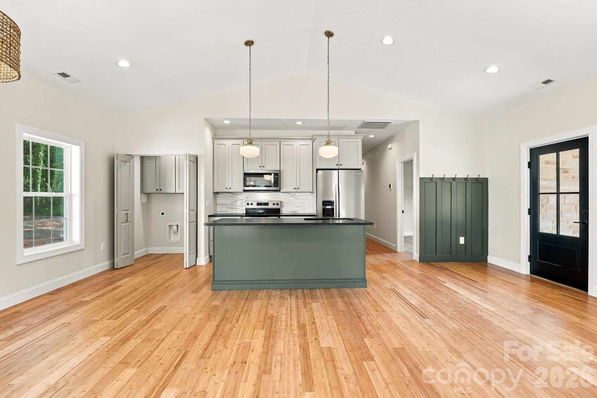 420 Old Wood Lane Property Photo 6