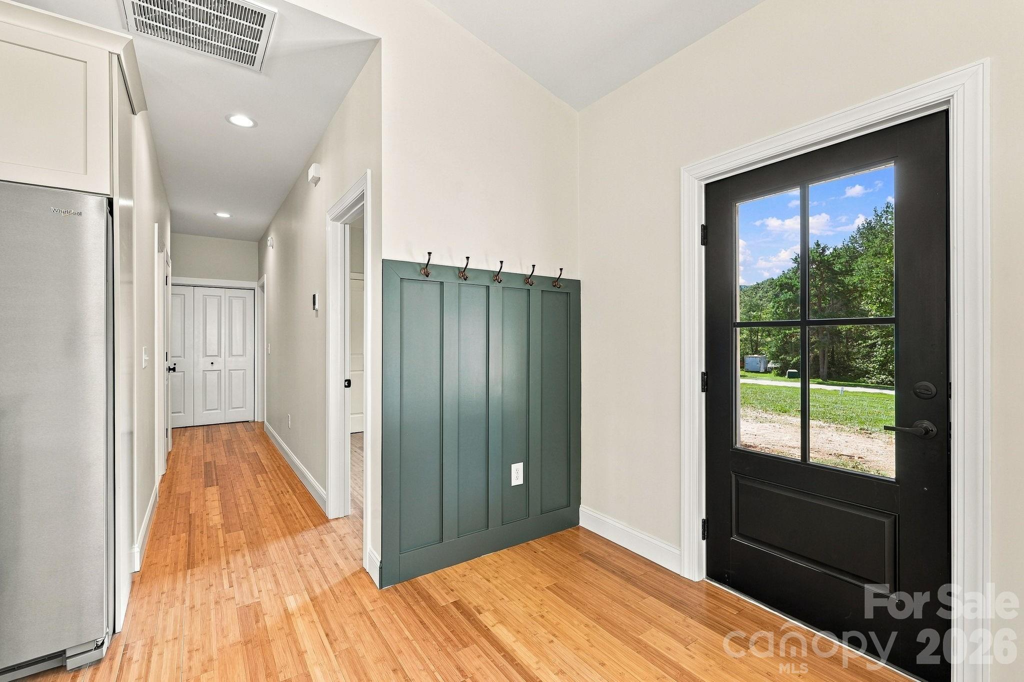 420 Old Wood Lane Property Photo 11