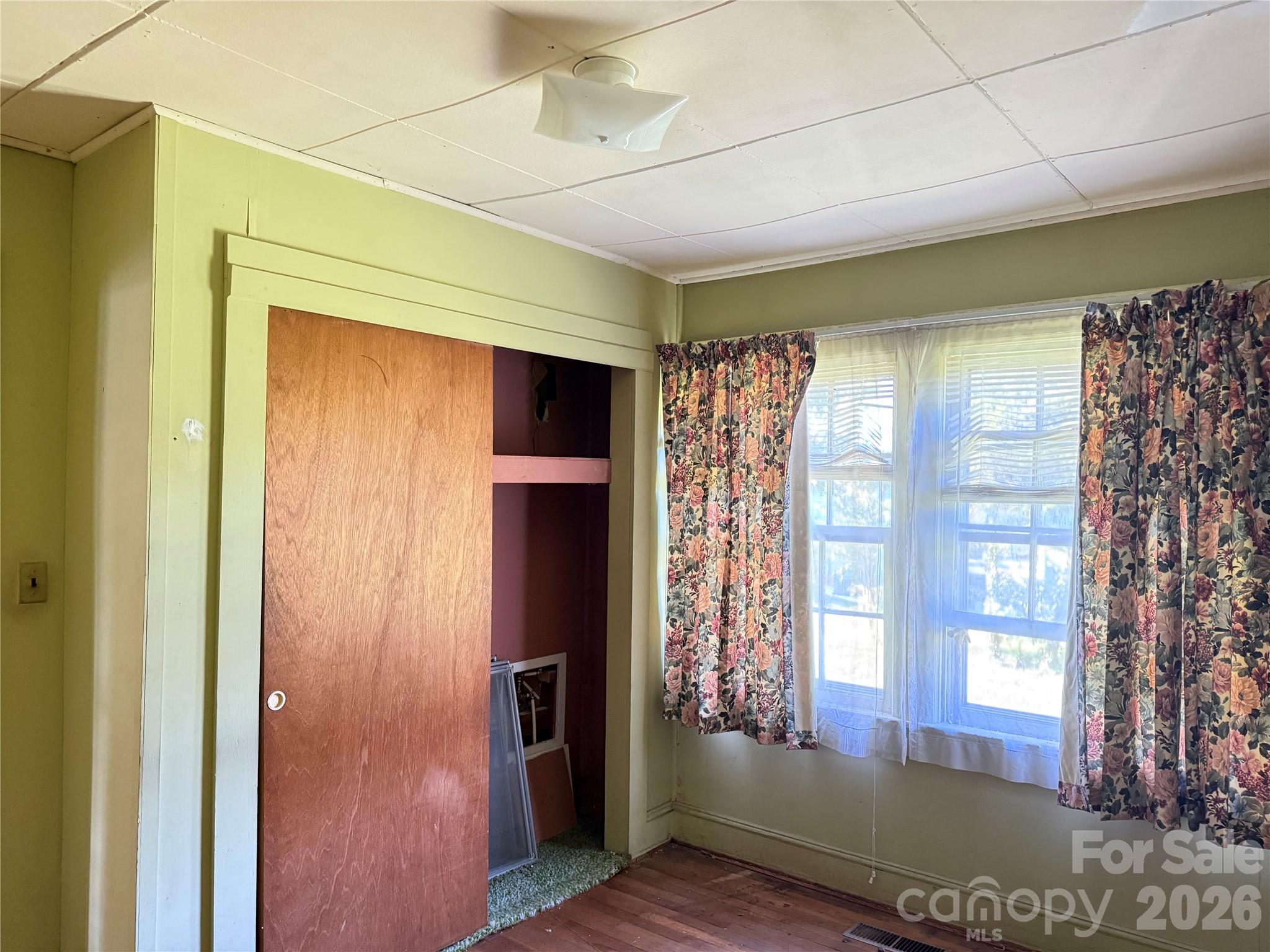 1650 Berkley Street Property Photo 8