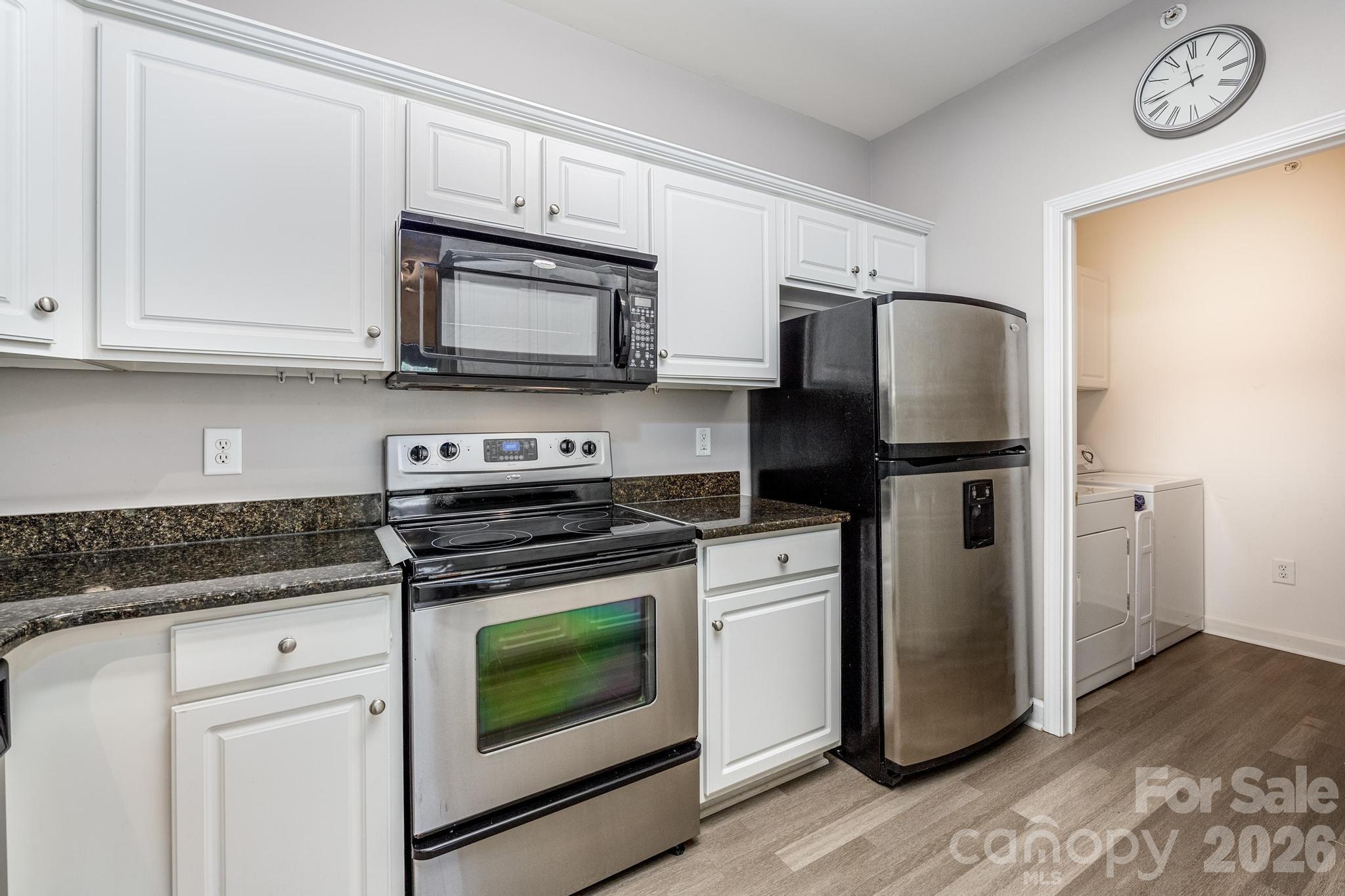 16638 Amberside Road Property Photo 8