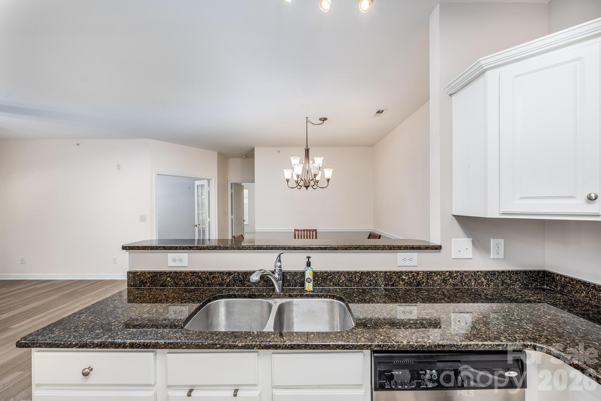 16638 Amberside Road Property Photo 10