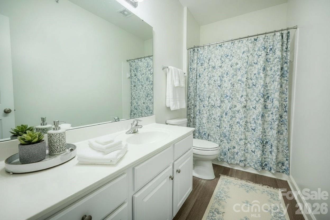 16638 Amberside Road Property Photo 23