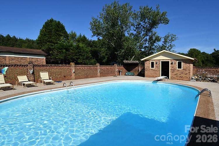 2525 Teague Street Property Photo 2