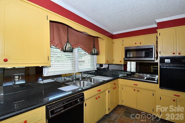 2525 Teague Street Property Photo 10