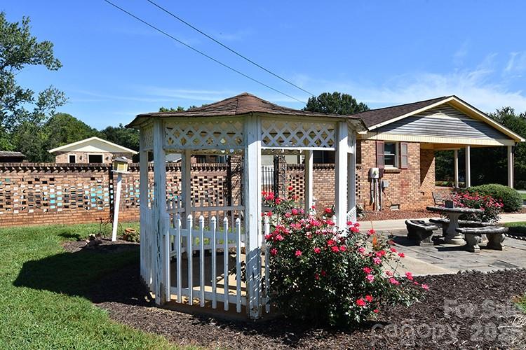 2525 Teague Street Property Photo 17