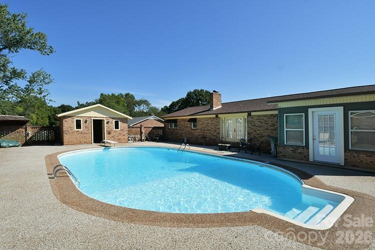 2525 Teague Street Property Photo 25