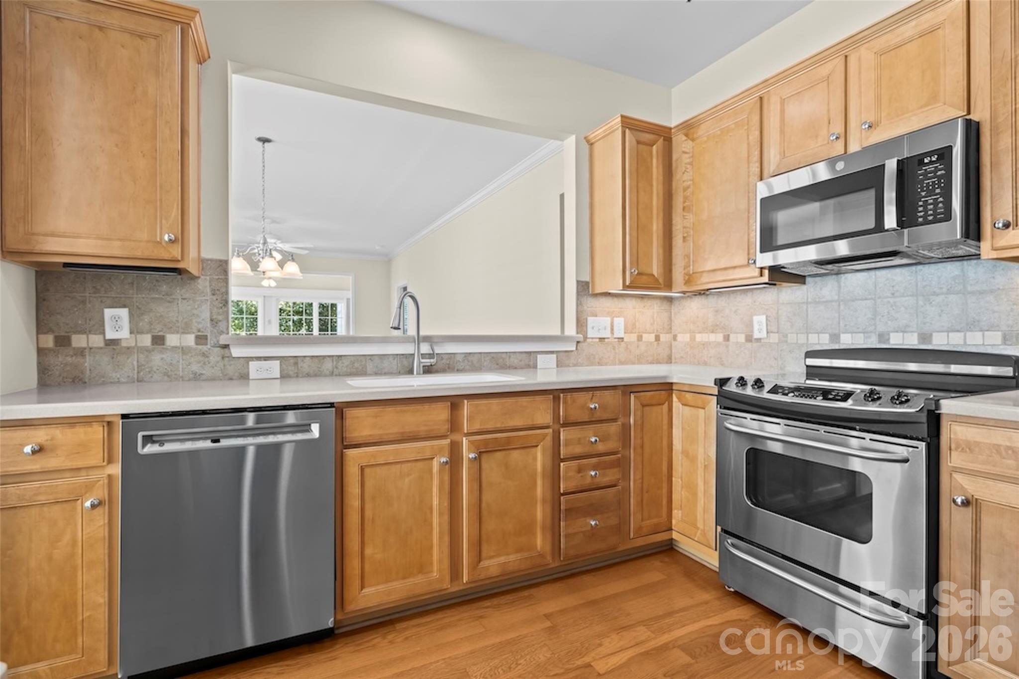 4122 Jessamine Way Property Photo 5