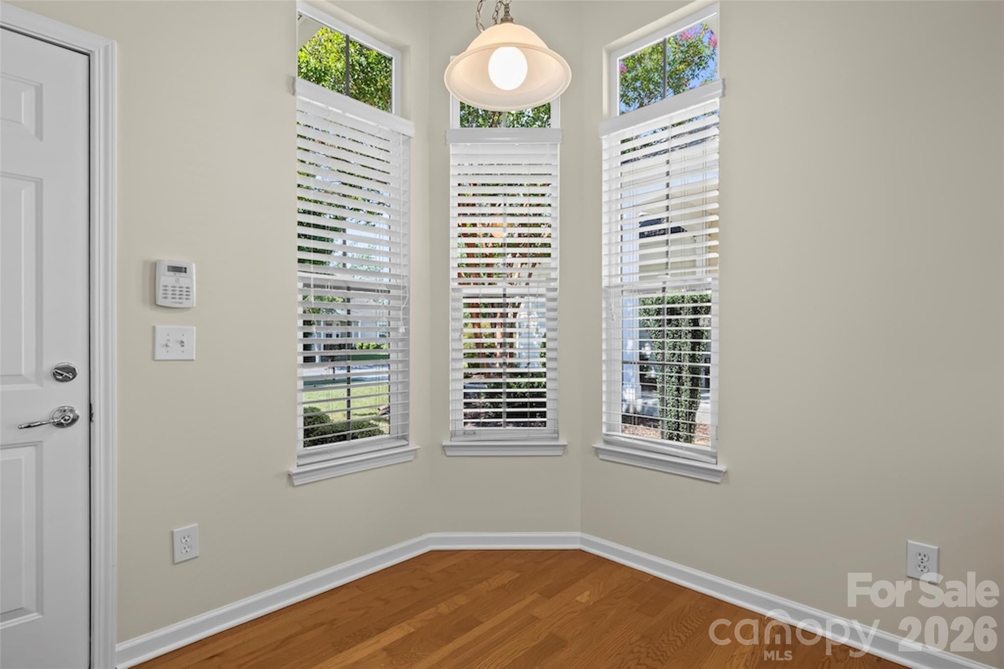 4122 Jessamine Way Property Photo 8