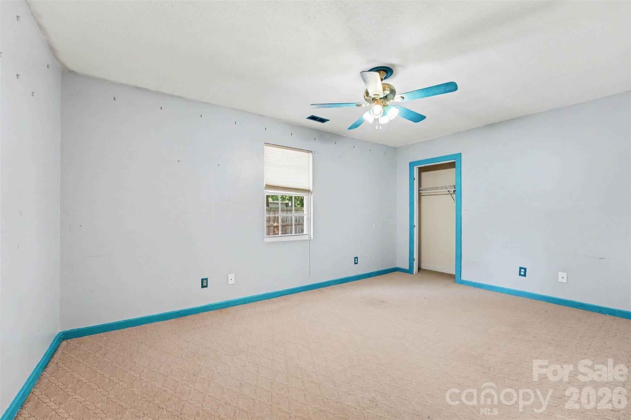 1911 Central Drive Property Photo 13