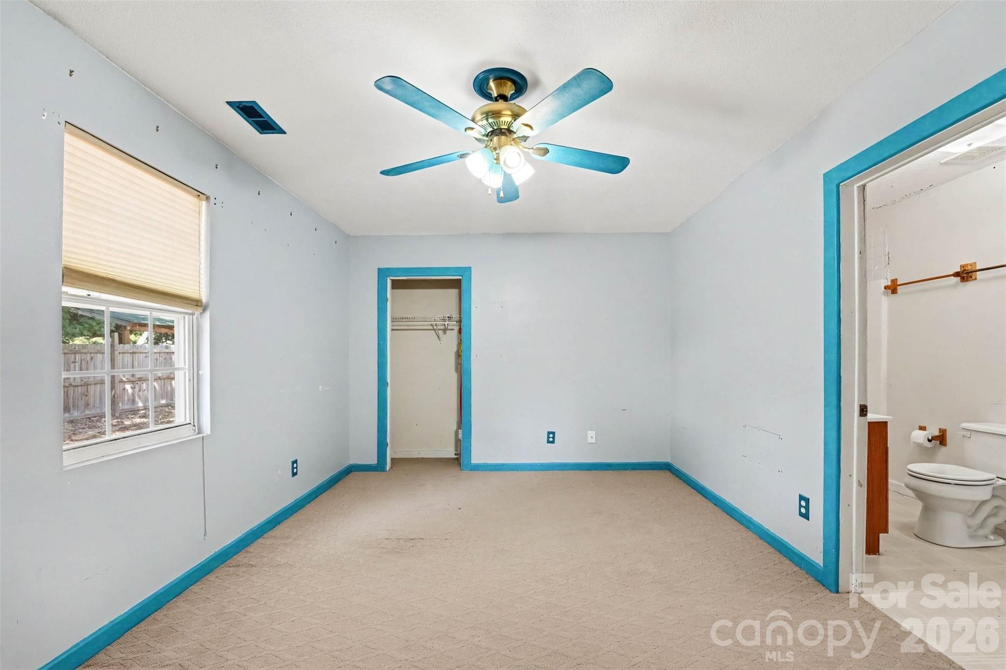 1911 Central Drive Property Photo 14