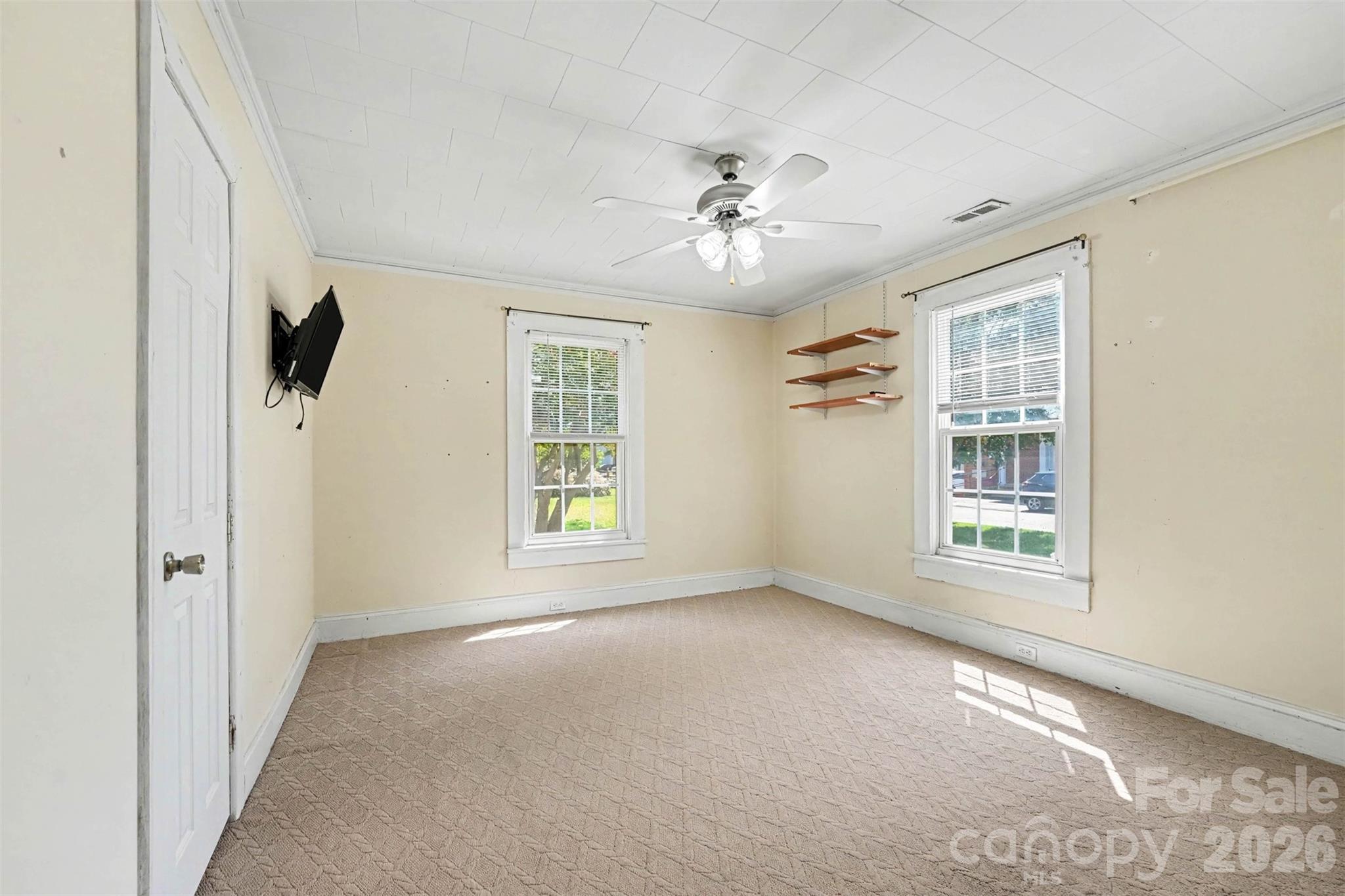 1911 Central Drive Property Photo 15