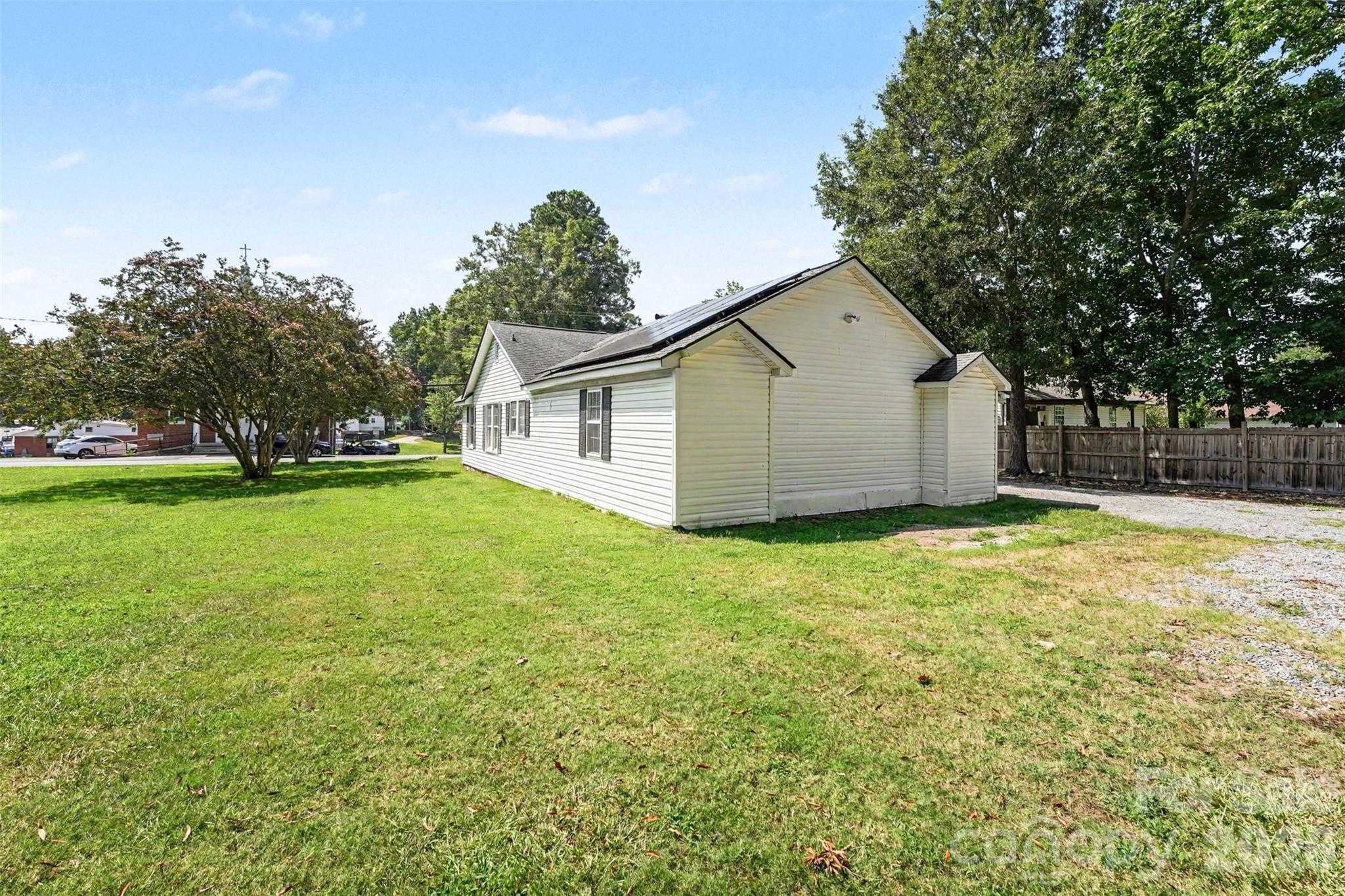 1911 Central Drive Property Photo 21