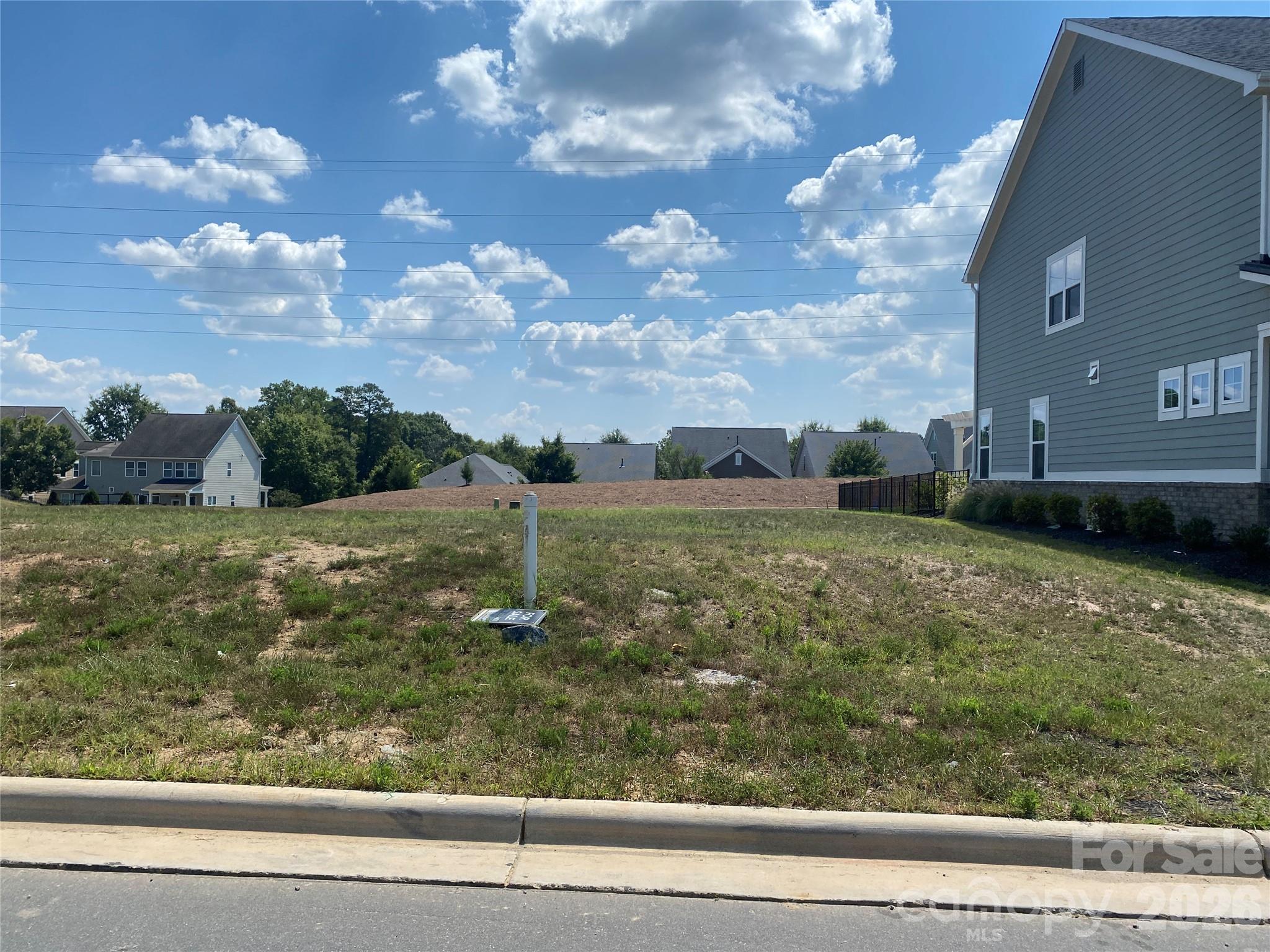 19052 Newburg Hill Road Property Photo 1