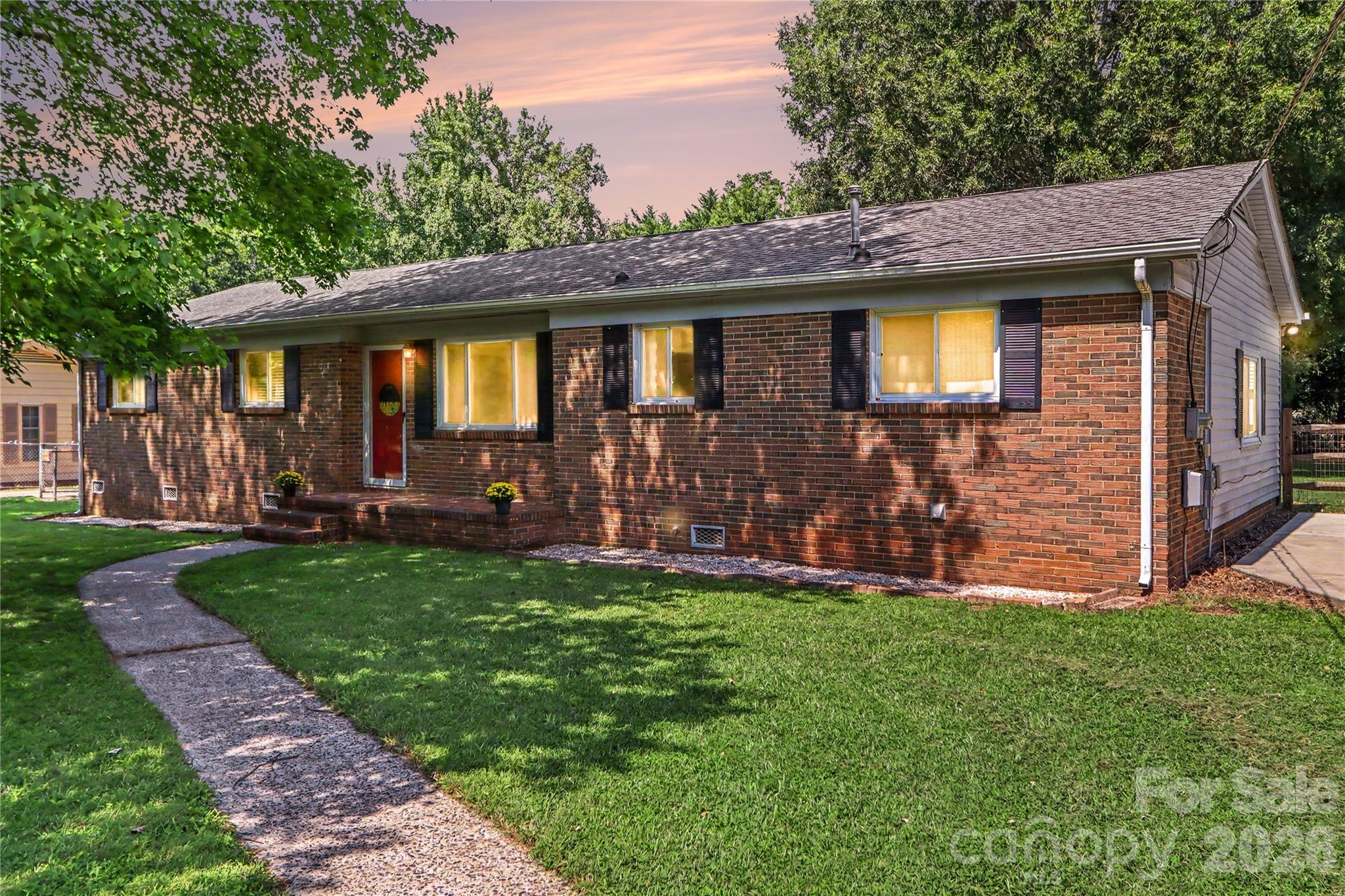 9909 Sunway Drive Property Photo 1