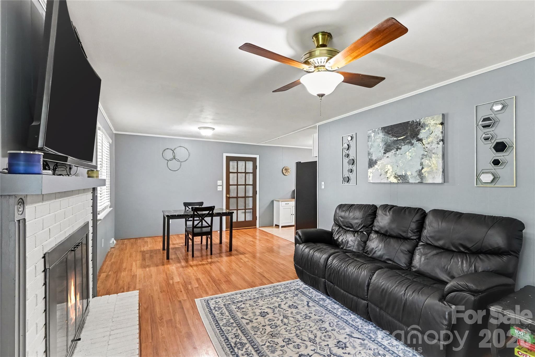 9909 Sunway Drive Property Photo 6